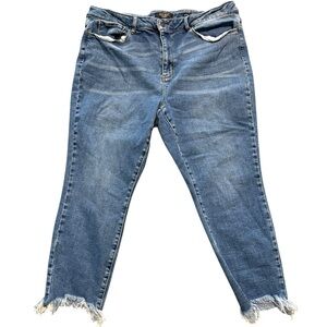Judy Blue Medium Wash Skinny Jeans with Frayed Hem
